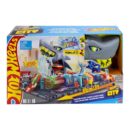 Mattel Hot Wheels City Ultra Shark Car Wash With Color Reveal Toy Car in 1:64 Scale