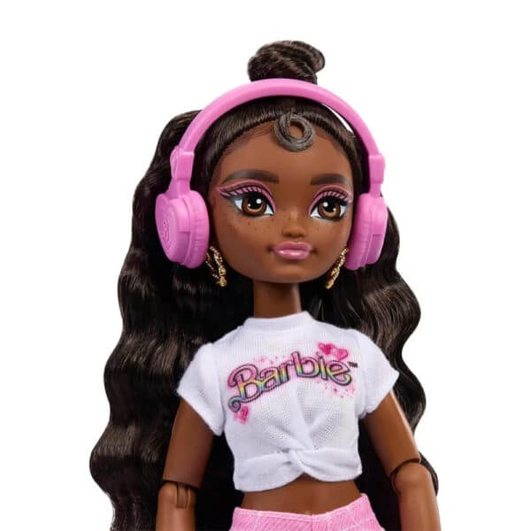 Mattel Barbie Dream Besties “Brooklyn” Roller Skating Fashion Doll With 9 Music & Video Themed Accessories - Image 10