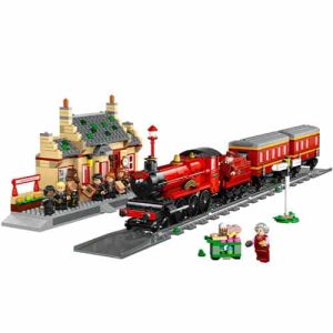Lego - Wizarding World: Harry Potter - Hogwarts Express Train Set with Hogsmeade Station 76423