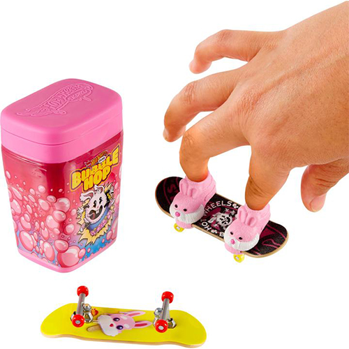 Mattel - Hot Wheels Toys: Skate Flavor Container With 2 Fingerboards & Skate Shoes in Case Cotton Candy Gum - Image 4