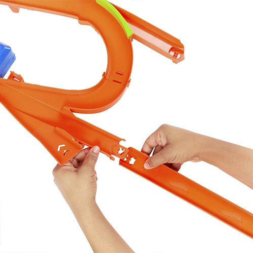 Mattel Hot Wheels Stunt Tracks Mid-Air Crash Playset With 1:64 Scale Die-Cast Toy Car & Motorized Booster - Image 4